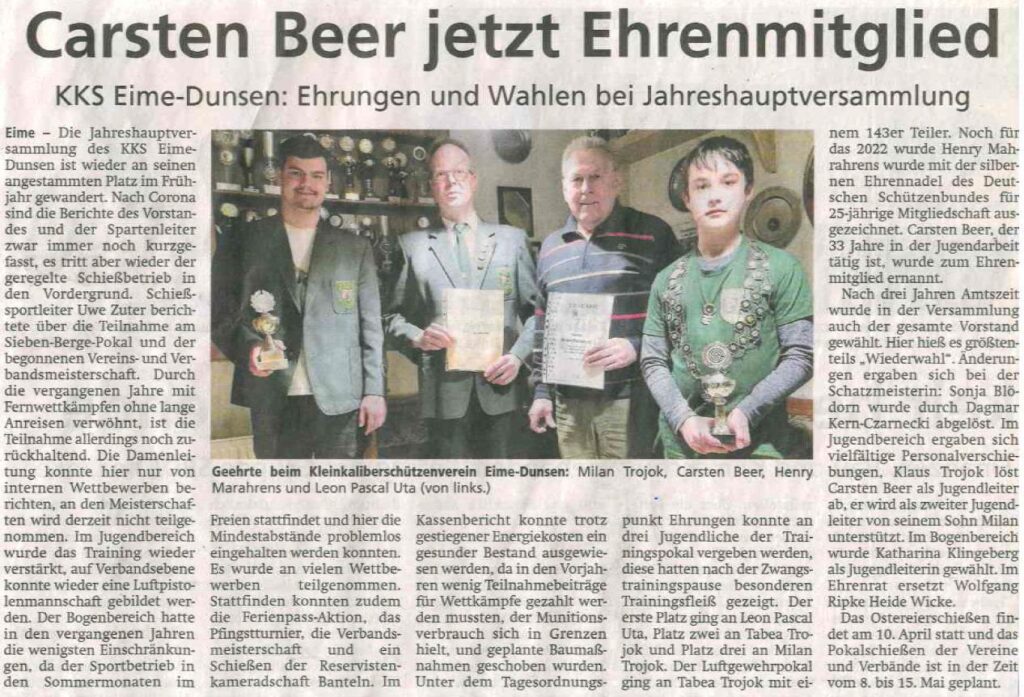 Ein Zeitungsartikel über die Jahreshauptversammlung, wo Ehrungen einiger Mitglieder vorgenommen wurden, die Pokale und Urkunden überreicht bekommen haben im Vereinsheim.