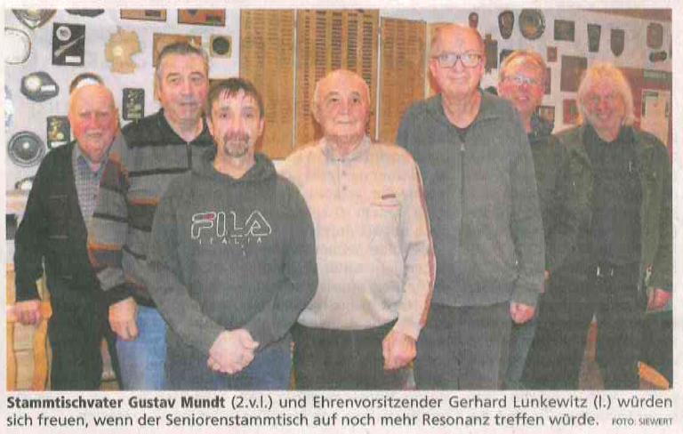 Der Verein KKS Eime-Dunsen hat einen kleinen Zeitungsartikel zum Seniorenstammtisch, der sich jeden Donnerstag trifft, veröffentlicht. Dabei gab es auch ein Foto, dass die Stammtischrunde zeigt.