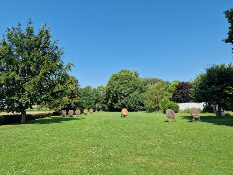 Bogenplatz des Schützenvereins KKS Eime-Dunsen mit aufgestellten Scheiben